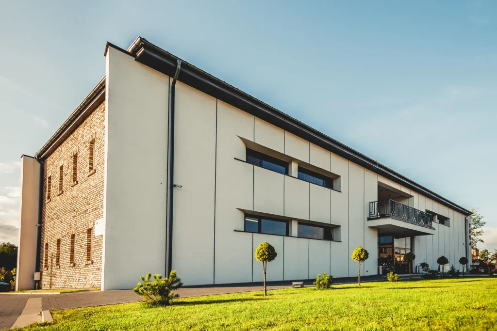 Zdjęcie przedstawia budynek Bona Kuźnica